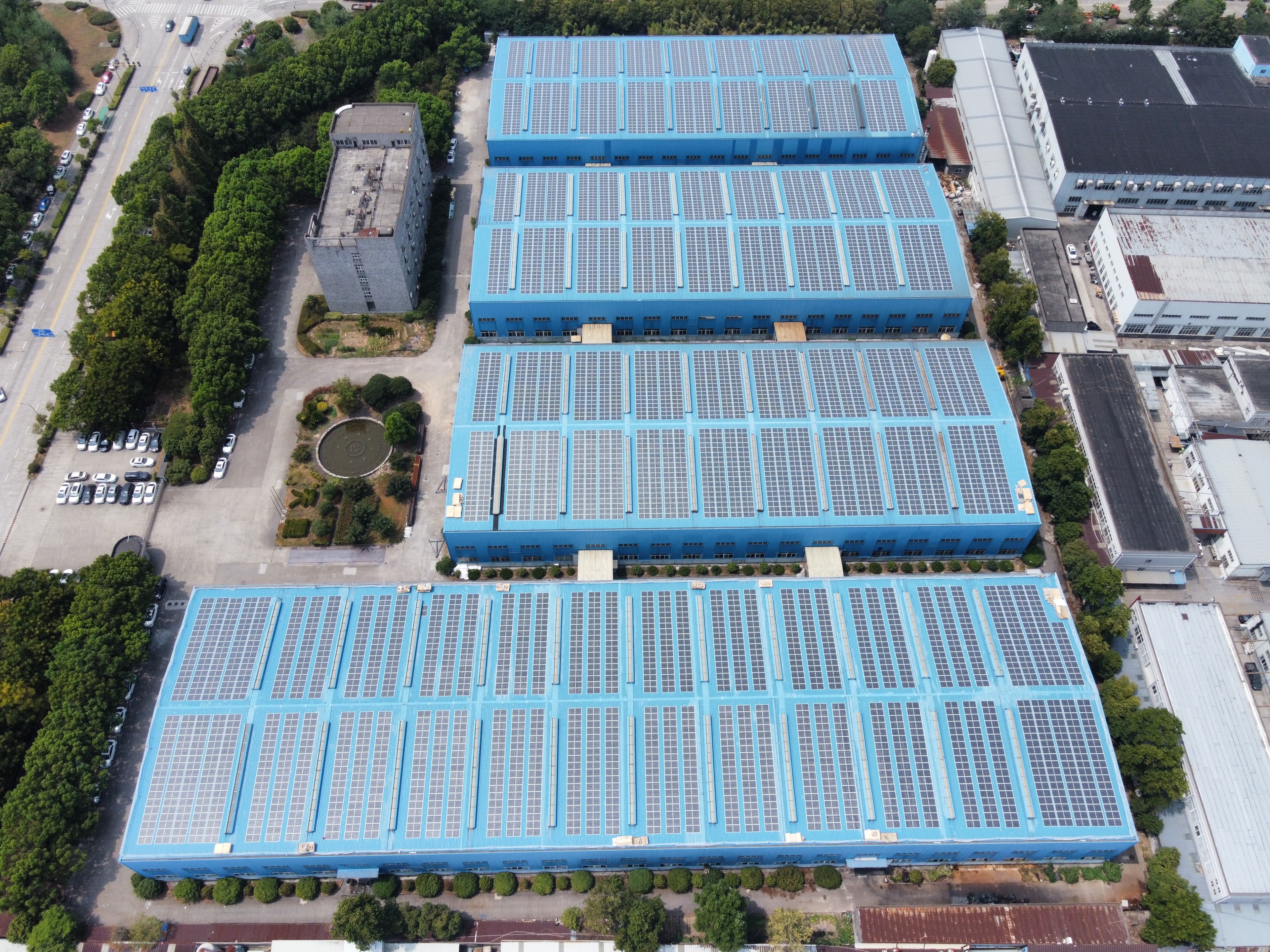 2MW rooftop lightweight solar